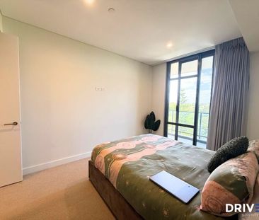 Chic 1-Bedroom Riverside Apartment! - Photo 6