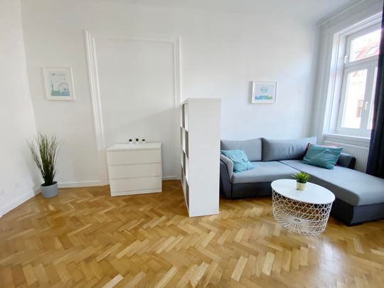 Neustiftgasse Top 28 Zimmer 3 - Photo 1