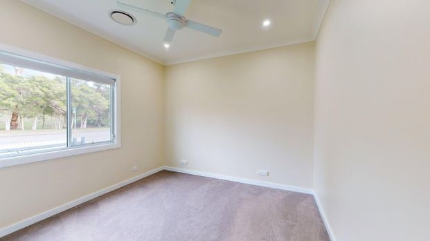 39 Floraville Road, Belmont North NSW 2280 - Photo 1