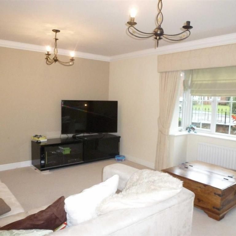 5 bedroom detached house to rent - Photo 1