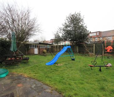 Oxford Close, Mitcham, CR4 - Photo 5
