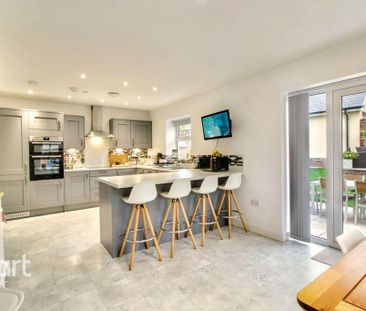 4 bedroom detached house to rent - Photo 1