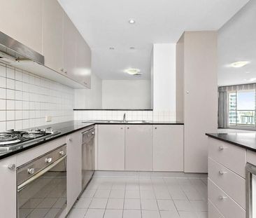 Incredible moden extra large 3 bedroom plus study apartment - Photo 4