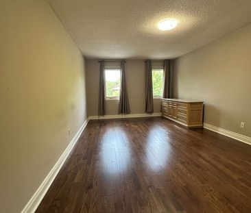 For Lease - 9 Chadburn Crescent, Aurora, Ontario - Photo 4