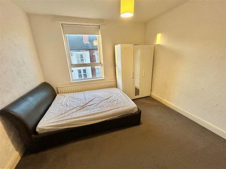 Sherbrook Terrace, Nottingham, Daybrook - Photo 2