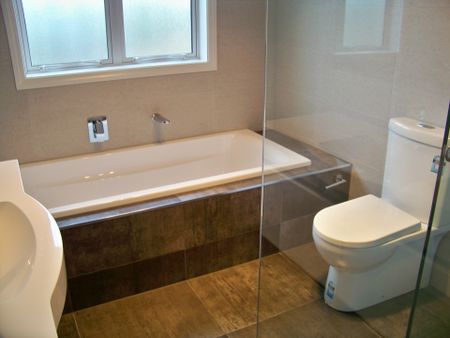 3 Bedroom - Leamington - Photo 5