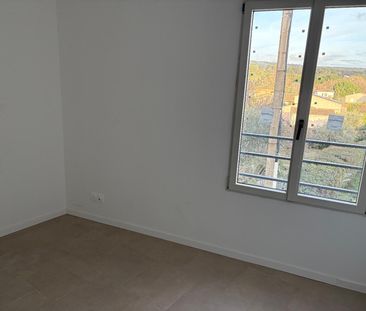 Location Appartement 3 pièces 50m² POURRIERES 83910 - Photo 3