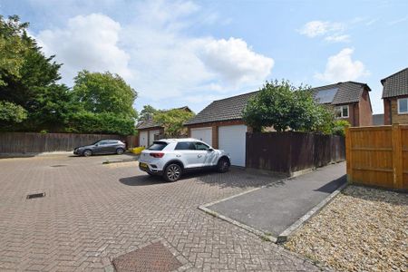 3 bedroom end of terrace house to rent - Photo 5