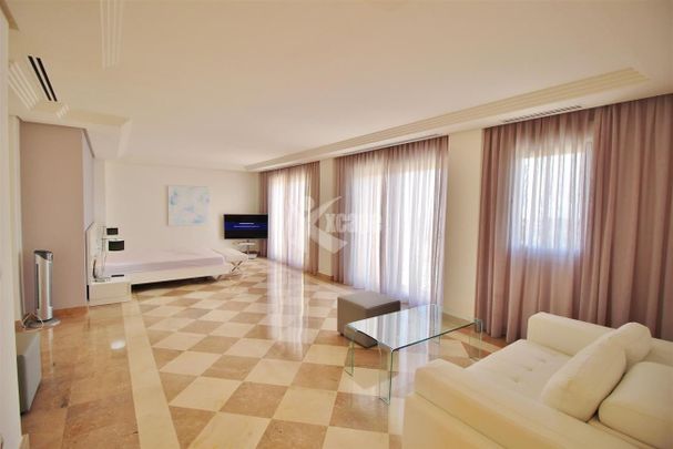 Luxury 2 bedrooms Penthouse Duplex for rent in Nueva Andalucia - Photo 1