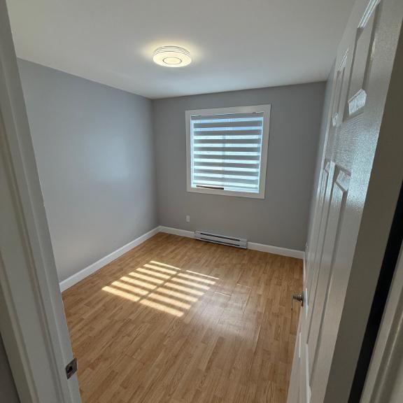 4 1/2 - LAVAL - IMMEDIATE - COMPLETEMENT RENOVE - Photo 1