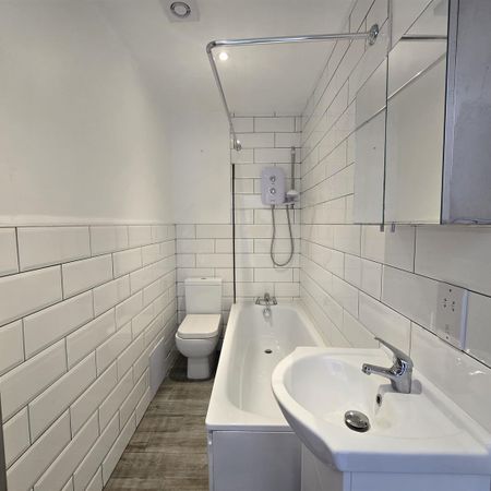 Selhurst Road, London SE25 - Photo 3