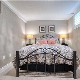 404 WRIGHT CRESCENT, Niagara-on-the-Lake, Ontario, L0S1J0 - Photo 1