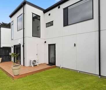 Modern Elegance in the Heart of Hamilton - Photo 2