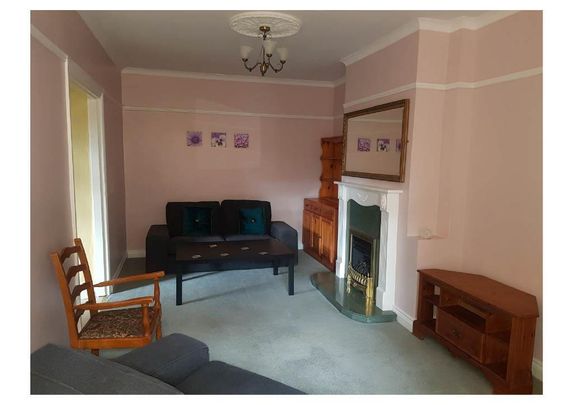 5 bedroom private hall to rent - Photo 1