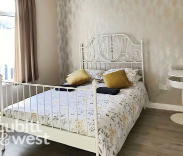 4 bedroom terraced house to rent - Photo 5