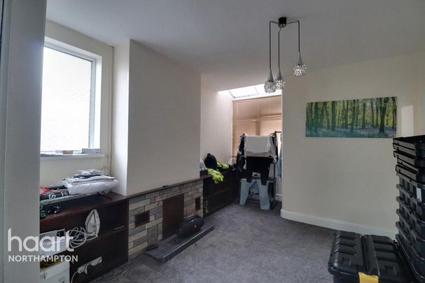 3 bedroom end of terrace house to rent - Photo 1
