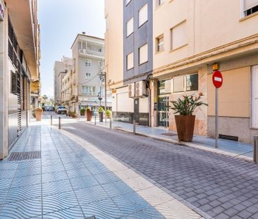 Calle Acera la Marina, Torre del Mar, Andalusia 29740 - Photo 2