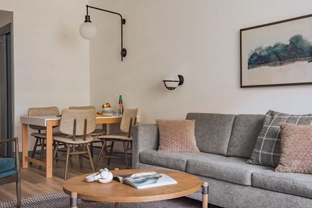 Discover the perfect blend of modern comfort and unbeatable convenience at 161 Laurier, where urban living meets elevate - Photo 2