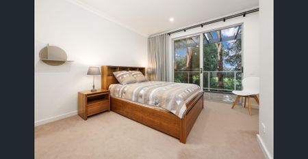 Contemporary family townhouse in leafy St Ives - Photo 2