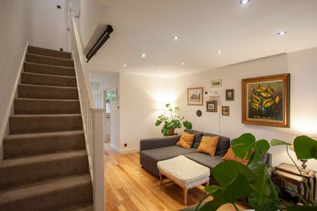 2 Bed Terraced House, Pendragon Walk, NW9 - Photo 4