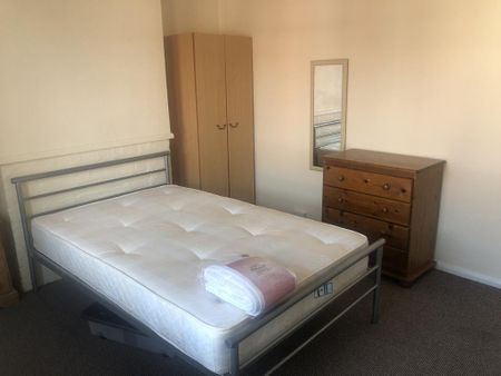 4 bedroom terraced house to rent - Photo 4