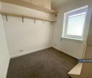 4 bedroom semi-detached house to rent - Photo 1