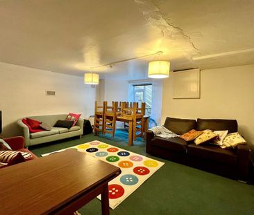 6 bedroom end of terrace house to rent - Photo 1