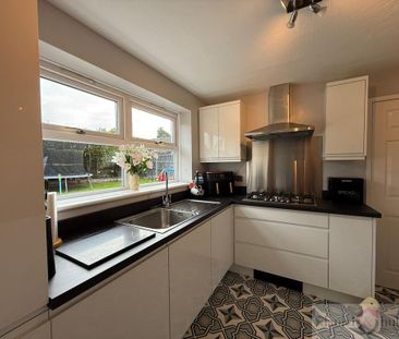 4 bedroom detached house to rent - Photo 4