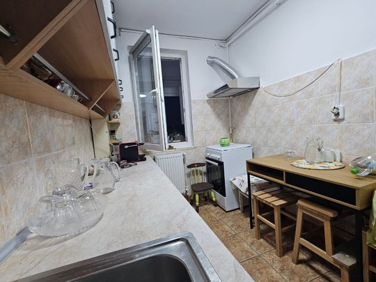 Apartament 3 camere,bloc cu lift,zona Piata Centrala - Photo 1