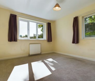 Bungalow to rent on - Photo 5