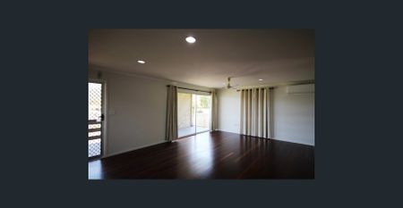 Large 5 bedroom home with amazing views. - Photo 3