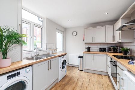 6 bedroom house to rent - Photo 2