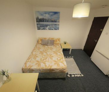 The Mount, Bournemouth, BH1 - Photo 1