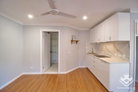 Quite and leafty One bedroom one study - Photo 5