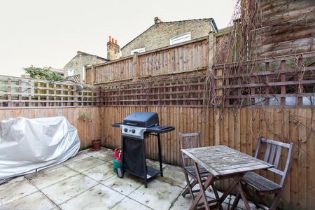2 bedroom flat to rent - Photo 3