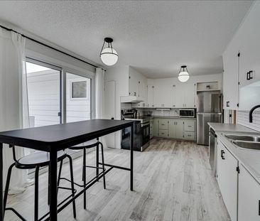 3 Bedroom Upper Suite in College Park - Photo 4