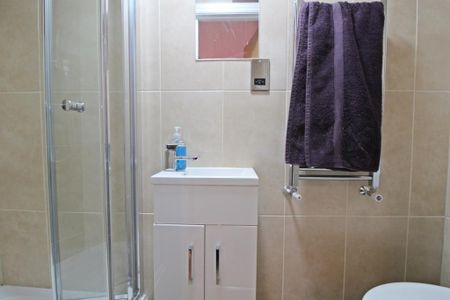 6 bedroom house to rent - Photo 4