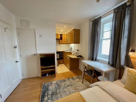 Studio to rent - Photo 2