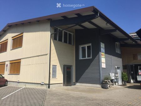 Charmante 2-Zimmer-Wohnung mit hohen Räumen in Gelterkinden - Photo 3