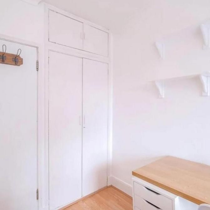 3 bedroom flat to rent - Photo 1