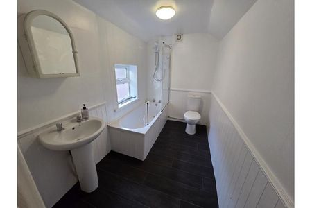 2 bedroom terraced house to rent - Photo 5