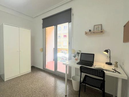 Carrer de Pere Cabanes, Valencia, Valencian Community 46019 - Photo 3