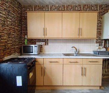 £875 PCM, Furnished Two Bedroom First Floor Flat in Chepstow Road, ... - Photo 6