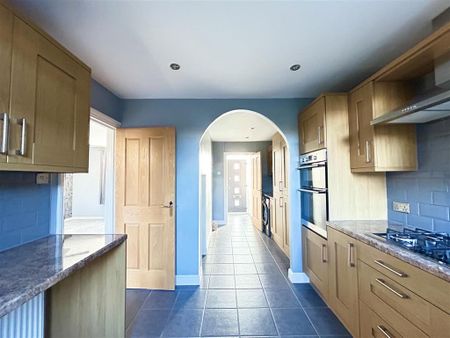 3 bedroom terraced house to rent - Photo 2
