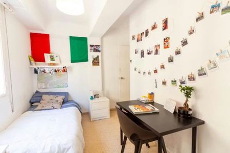 Plaza Honduras, Valencia, Valencian Community 46022 - Photo 2