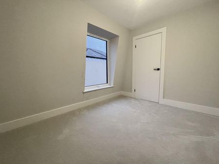 4 bedroom semi-detached house to rent - Photo 5
