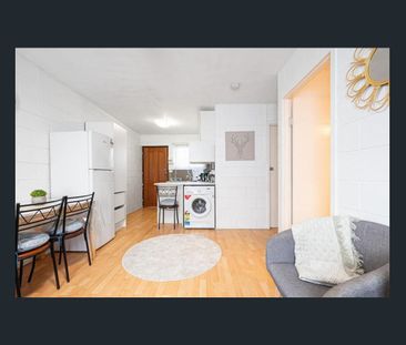 Charming Partly Furnished 2-Bedroom Unit in Kurralta Park - Close t... - Photo 3