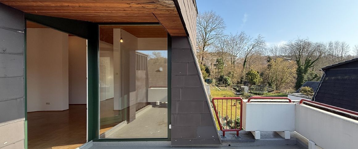 Helle, renovierte 3-Zimmerwohnung mit Sonnenbalkon und Garage im Herzen von Wahlscheid - Photo 1