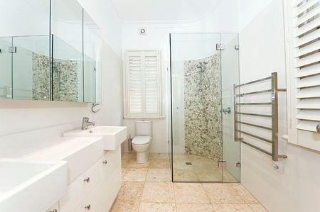 Stunning Executive Apartment - Photo 5