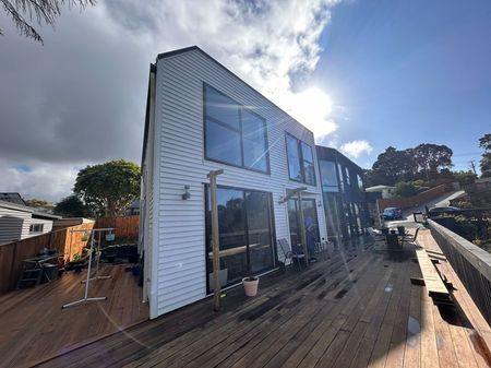 6 Bedrooms on South Titirangi Rd - Photo 2